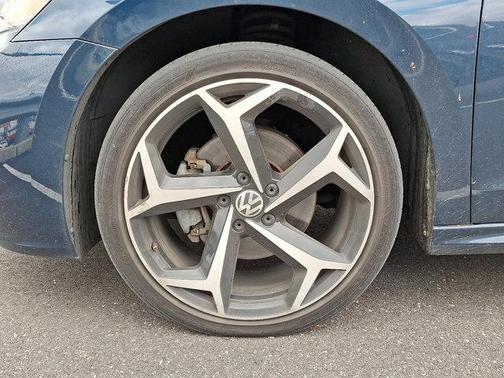 2022 Volkswagen Passat 2.0T R-Line