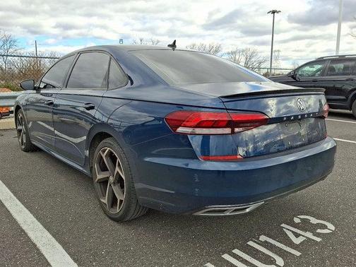 2022 Volkswagen Passat 2.0T R-Line