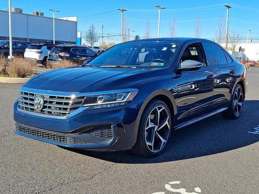 2022 Volkswagen Passat 2.0T R-Line