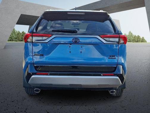 2022 Toyota RAV4 Hybrid SE