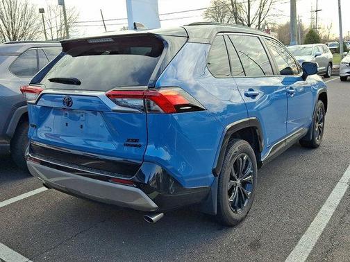 2022 Toyota RAV4 Hybrid SE