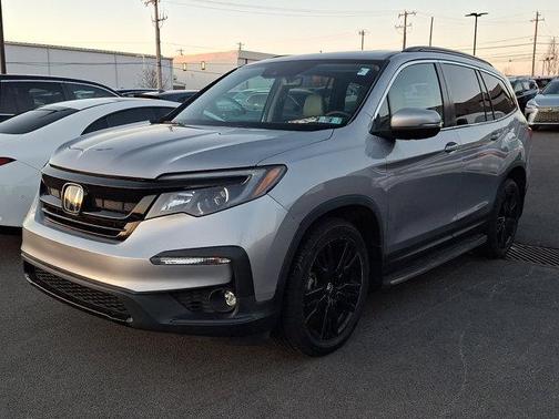 Lunar Silver Metallic 2022 Honda Pilot AWD Special Edition