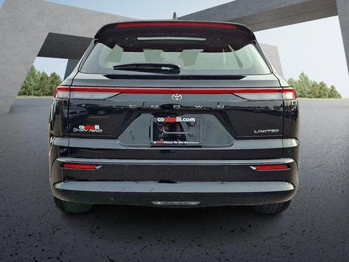 2025 Toyota Crown Signia Limited