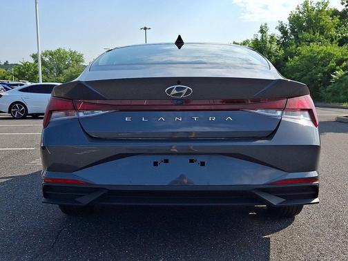 Ecotronic Gray 2023 Hyundai ELANTRA SEL