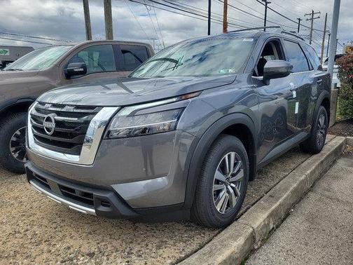 2025 Nissan Pathfinder SL 4WD