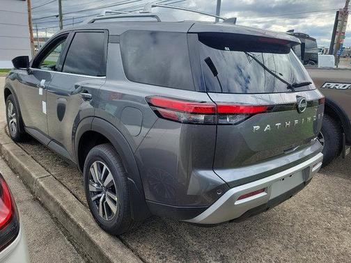 2025 Nissan Pathfinder SL 4WD