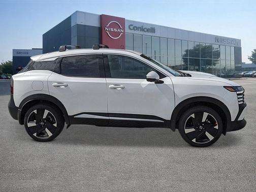 Aspen White Tricoat 2026 Nissan Kicks SR