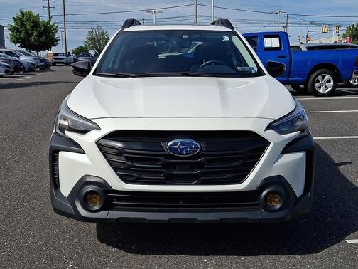 Crystal White Pearl 2023 Subaru Outback Onyx Edition XT