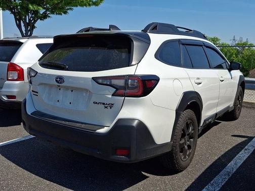 Crystal White Pearl 2023 Subaru Outback Onyx Edition XT