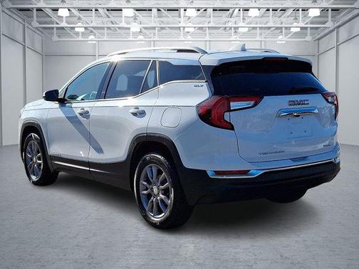 Summit White 2024 GMC Terrain SLT