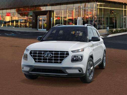 Lunar White w/Black Roof 2026 Hyundai VENUE SEL w/Two-Tone Roof