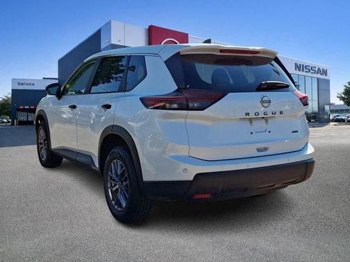 Everest White Pearl 2024 Nissan Rogue S