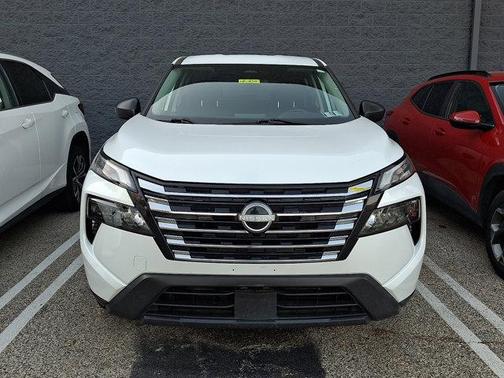 Everest White Pearl 2024 Nissan Rogue S