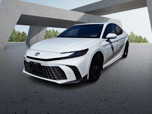 White 2025 Toyota Camry SE