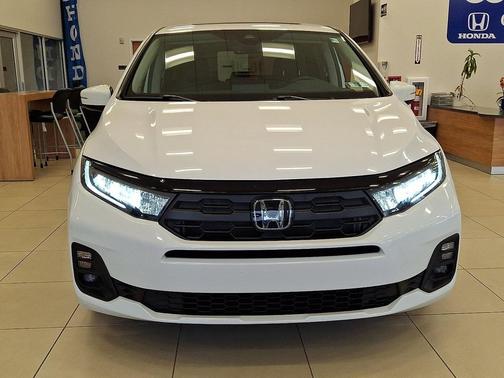 Platinum White Pearl 2026 Honda Odyssey EX-L