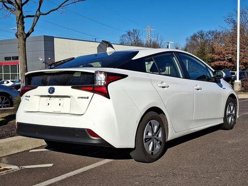 2022 Toyota Prius LE