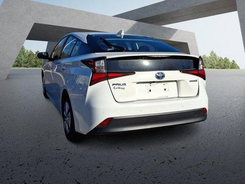 2022 Toyota Prius LE