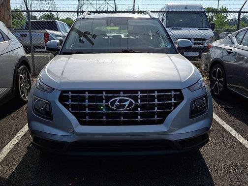 Stellar Silver 2020 Hyundai VENUE SEL