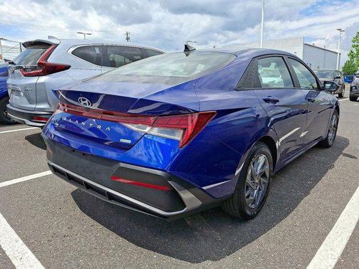 2024 Hyundai ELANTRA HEV Blue