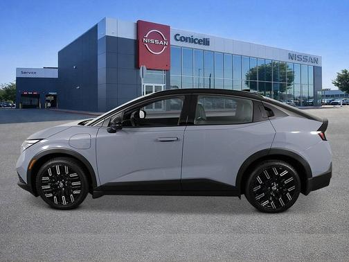 Boulder Gray Pearl/Black 2026 Nissan Leaf PLATINUM+