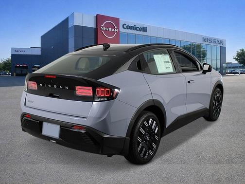 Boulder Gray Pearl/Black 2026 Nissan Leaf PLATINUM+