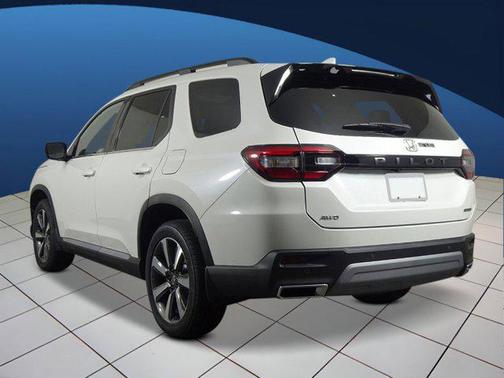 2025 Honda Pilot Touring 8-Passenger