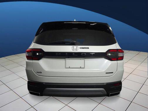 2025 Honda Pilot Touring 8-Passenger