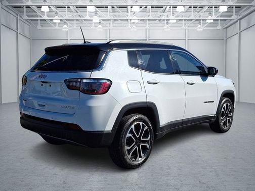 Bright White Clearcoat 2024 Jeep Compass Limited