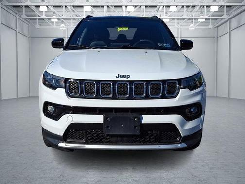 Bright White Clearcoat 2024 Jeep Compass Limited