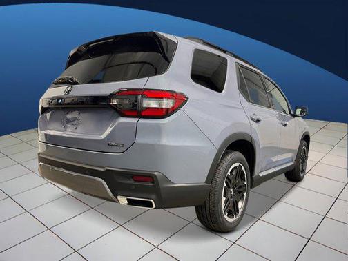 Sonic Gray Pearl 2026 Honda Pilot Touring 8-Passenger