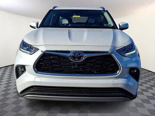 Wind Chill Pearl 2026 Toyota Highlander Hybrid Platinum