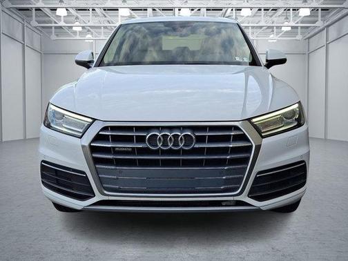 Ibis White 2020 Audi Q5 45 Premium