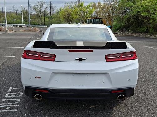 Summit White 2018 Chevrolet Camaro 2LT