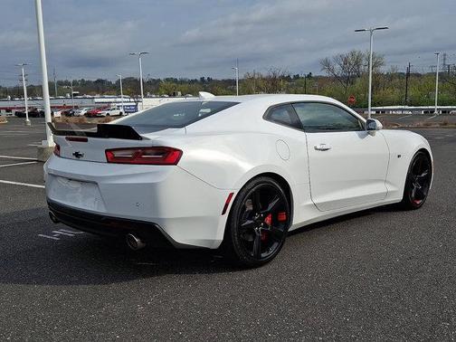 Summit White 2018 Chevrolet Camaro 2LT