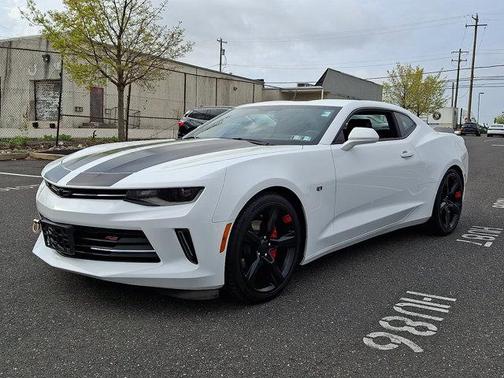 Summit White 2018 Chevrolet Camaro 2LT