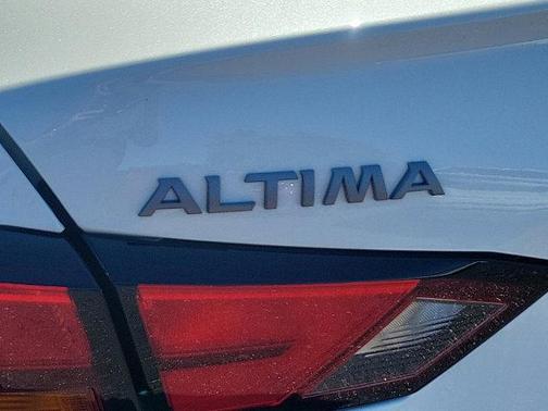 2025 Nissan Altima SR AWD