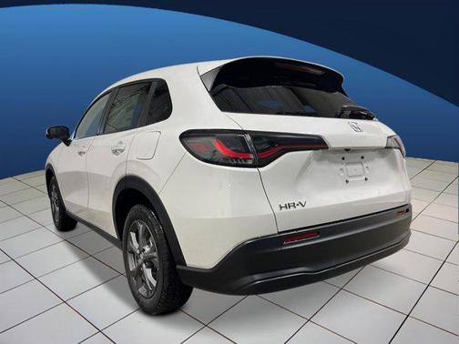 Platinum White Pearl 2026 Honda HR-V LX