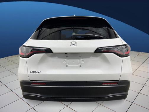 Platinum White Pearl 2026 Honda HR-V LX