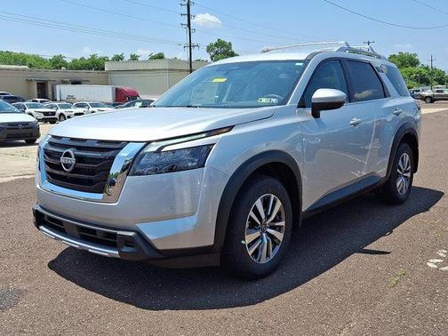 2025 Nissan Pathfinder SL 4WD