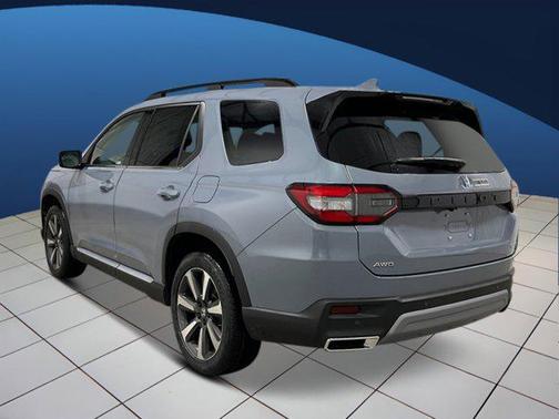 2025 Honda Pilot Touring 8-Passenger