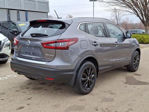 2022 Nissan Rogue Sport SV