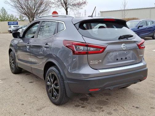 2022 Nissan Rogue Sport SV