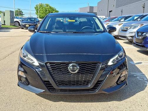 2022 Nissan Altima SR FWD