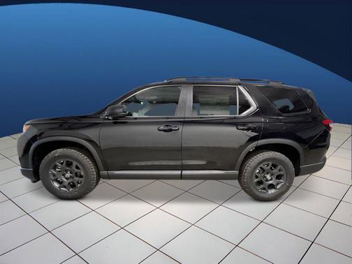 Crystal Black Pearl 2026 Honda Pilot TrailSport