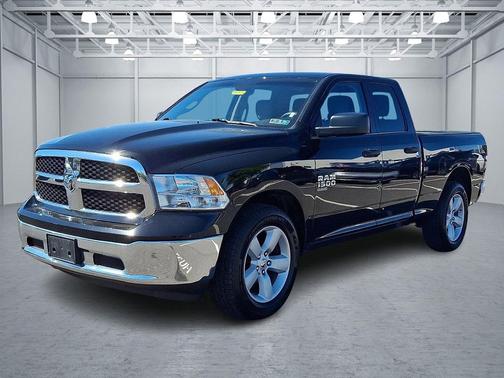 Diamond Black Crystal Pearlcoat 2024 RAM 1500 Classic SLT