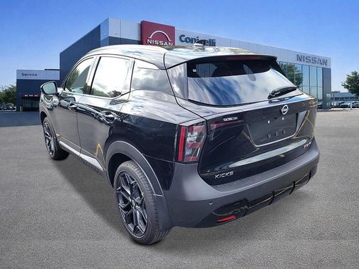 Super Black 2026 Nissan Kicks SR