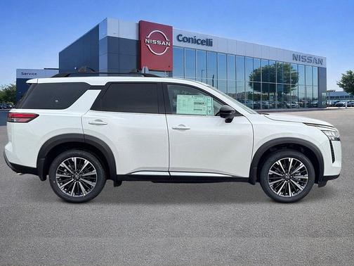 Everest White Pearl Tricoat 2026 Nissan Pathfinder Platinum