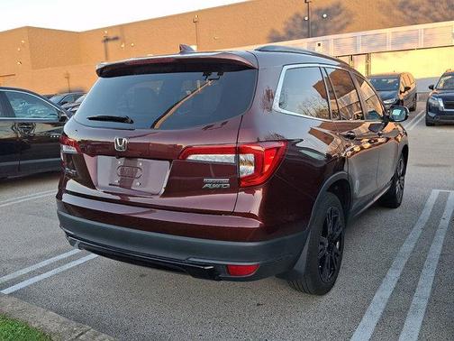 Deep Scarlet Pearl   Rv 2022 Honda Pilot AWD Special Edition