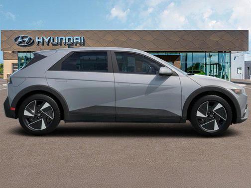 2025 Hyundai IONIQ 5 SE Standard Range