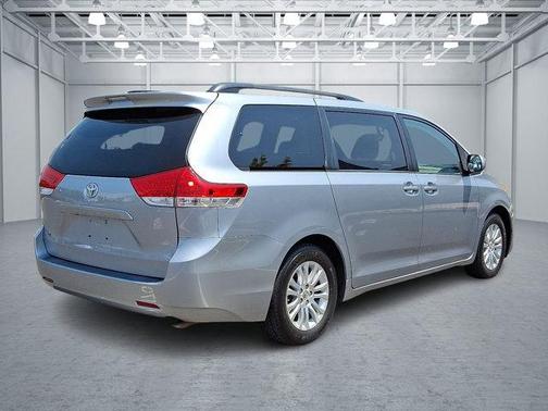 2014 Toyota Sienna XLE